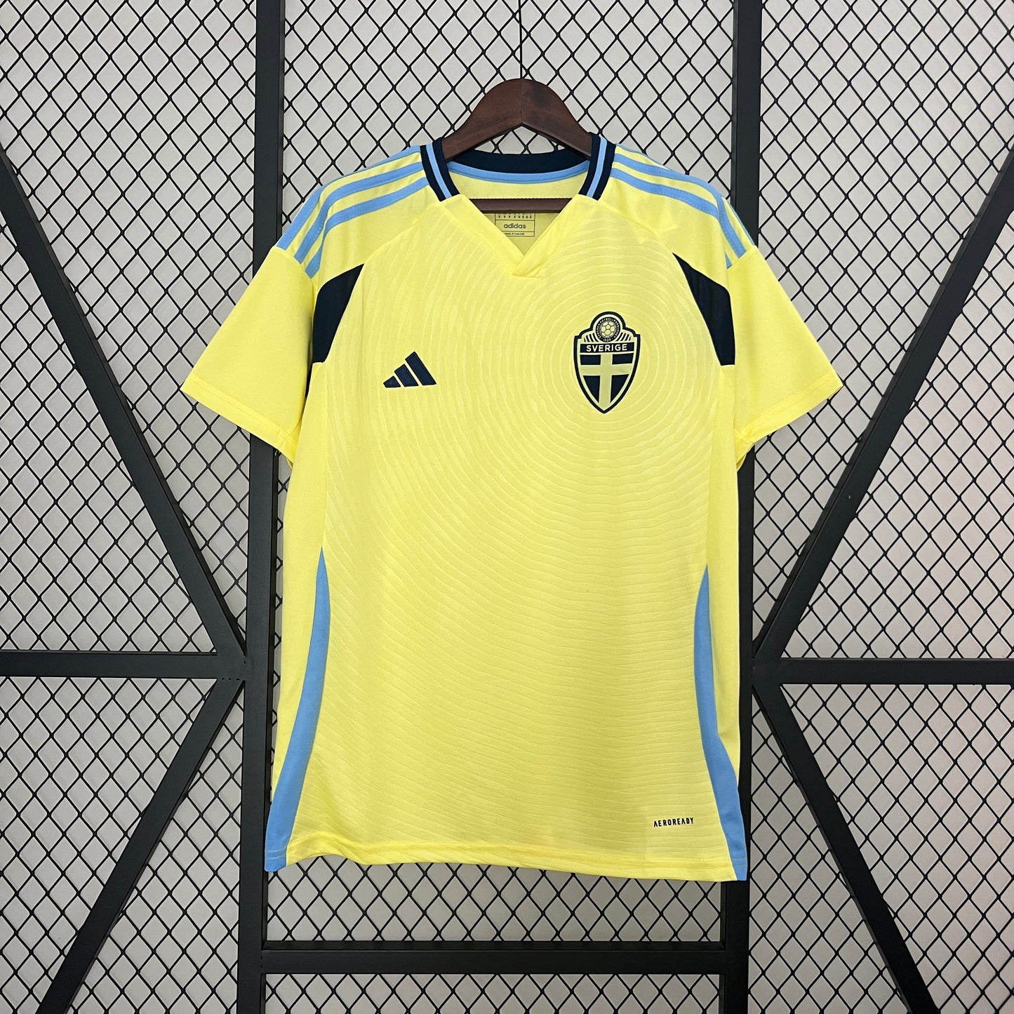 2024/25  Sweden Home Soccer Jersey (Gyökeres Jersey)