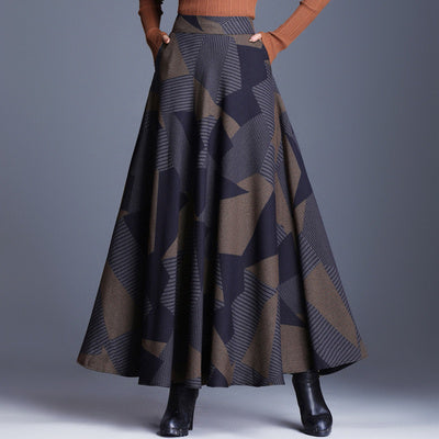 Mid-length woolen skirt