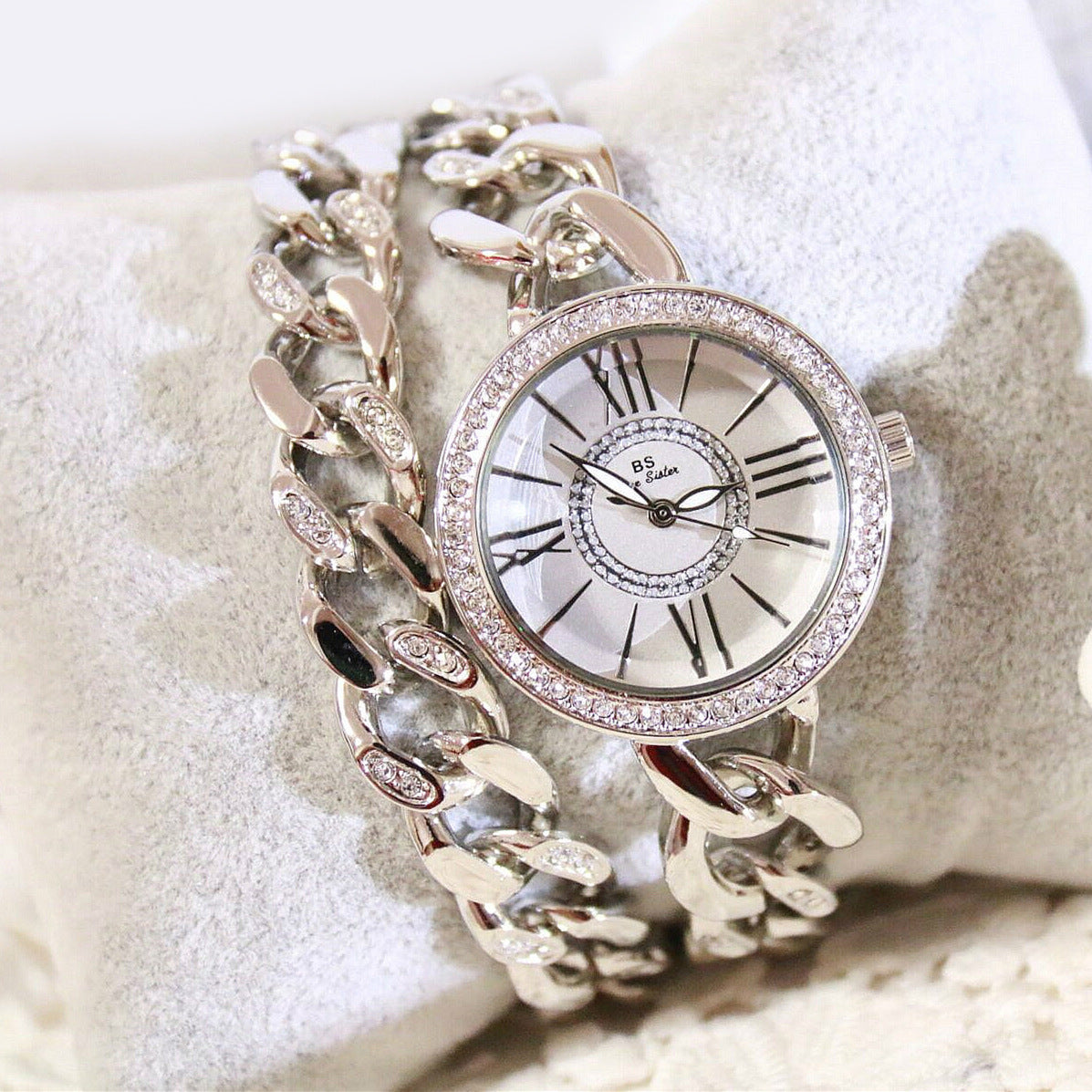 Chain Decorated Women's Bracelet and Watch Set