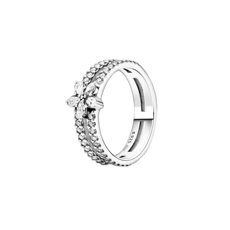 Anillo Pandora elegante en forma de corazón