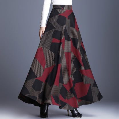 Mid-length woolen skirt