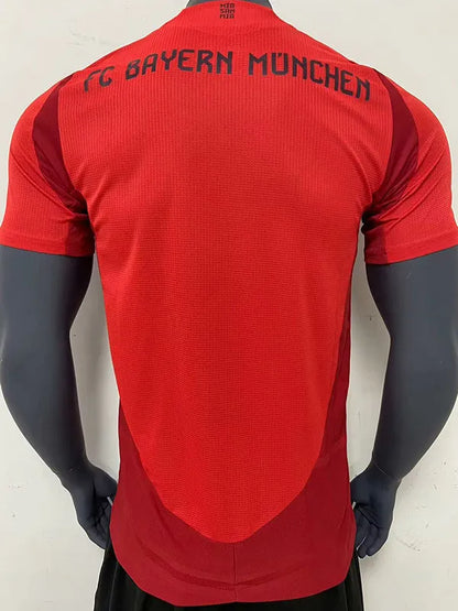 Camiseta de fútbol de jugador local del Bayern 2024-25