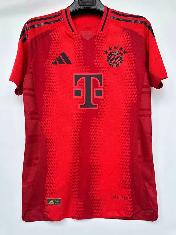 Camiseta de fútbol de jugador local del Bayern 2024-25