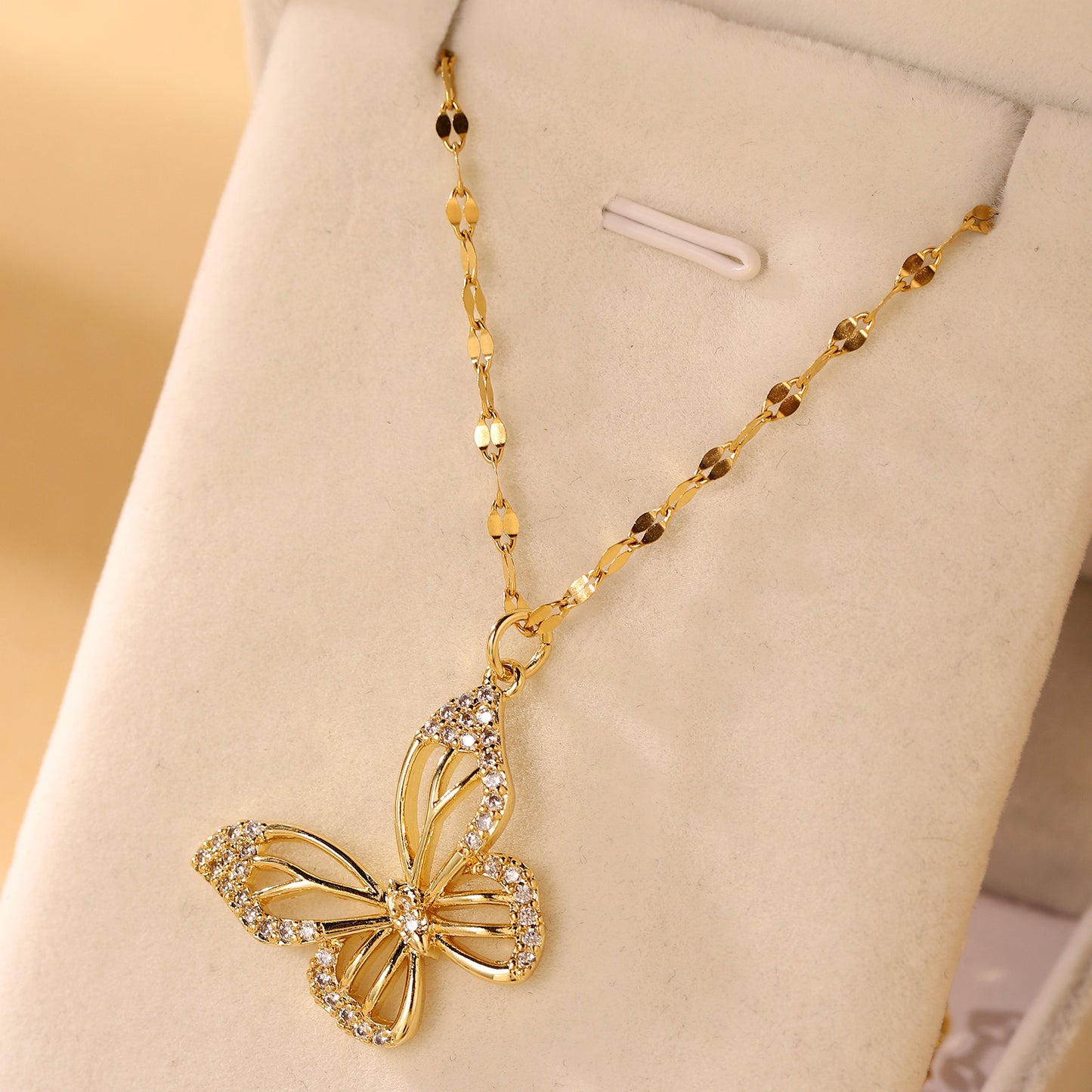 European And American Instagram Style Light Luxury Fashion Versatile Simple Butterfly Hollow Necklace