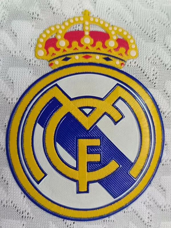 Camiseta de fútbol de la versión local del jugador de la RMA 2024-25